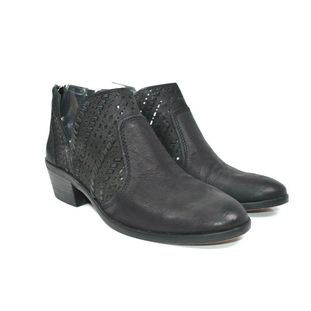 Vince Camuto Women’s Black Leather Perforated Heel Zip Booties Shoes‎ Sz 6.5 M